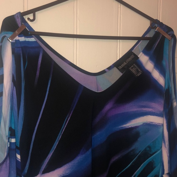 Frank Lyman Cold Shoulder Top - Picture 3 of 3